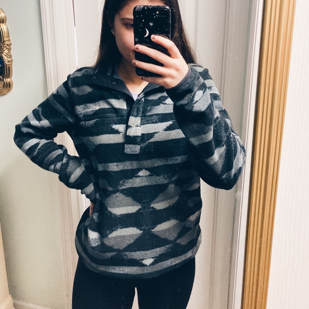 Columbia Button Snap Aztec Tribal Print Pullover Black and Gray Women’s Small